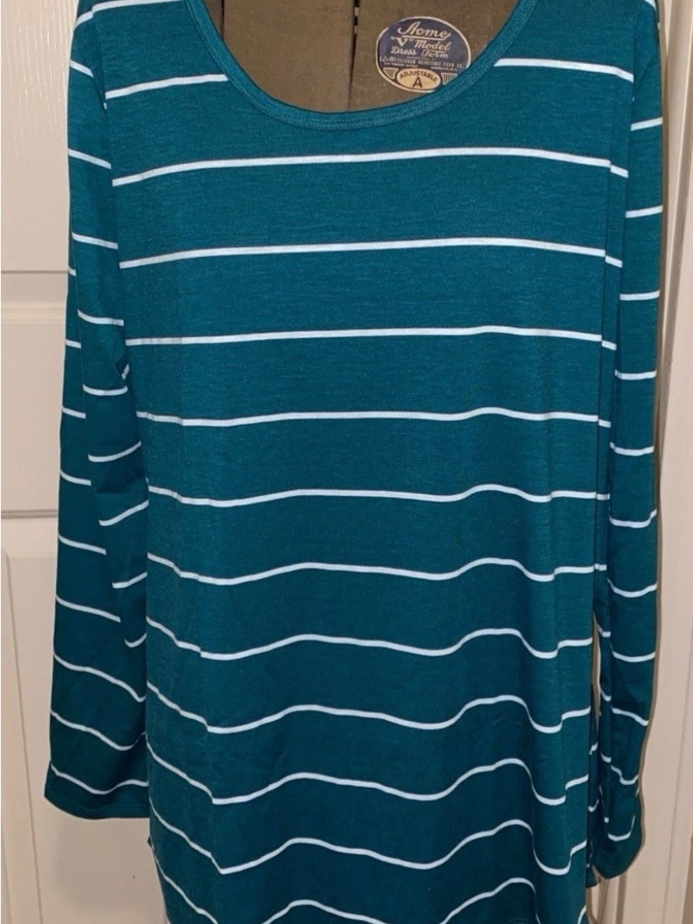 Lularoe Lynnae Size XL Long Sleeve Shirt Green White Stripe -J14